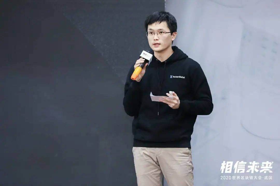 巴比特發布首款“AI+安全”双芯片架构智能硬體錢包HolderWallet，这或是硬體錢包界的“iPhone”-图片1